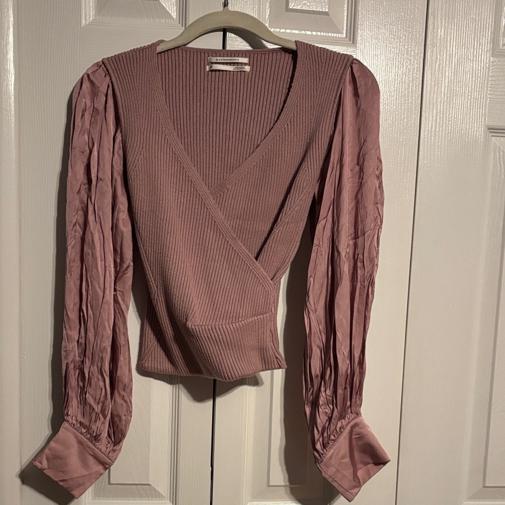By Anthropologies Twofer Faux- wrap puff sleeve sweater in mauve size XXS NWOT - Picture 2 of 9